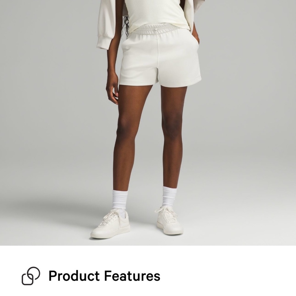 NEW W TAGS. Lululemon softstreme high-rise short 4" size 2